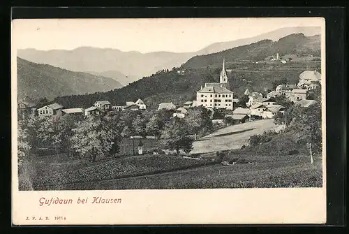 AK Gufidaun bei Klausen, Totalansicht aus der Ferne