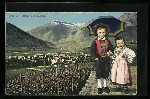 AK Meran, Totalansicht mit Kindern in Trachten
