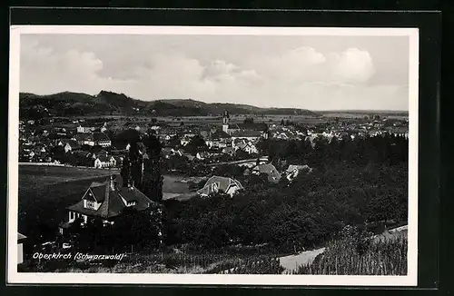AK Oberkirch /Schwarzwald, Ort in bewaldeter Landschaft