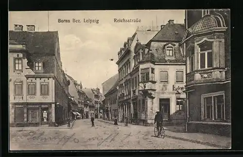 AK Borna /Leipzig, Reichsstrasse mit Radfahrer