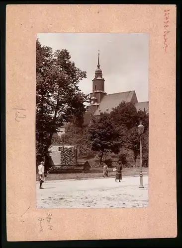 Fotografie Brück & Sohn Meissen, Ansicht Oederan i. Sa., Teichplatz mit Blick auf die Kirche