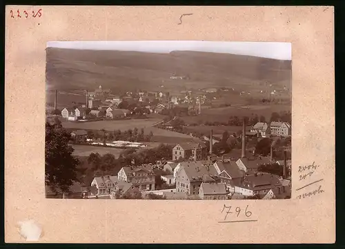 Fotografie Brück & Sohn Meissen, Ansicht Olbernhau i. Erzg., Blick über den Ort mit Modehaus Oswald Wildner, Gasometer