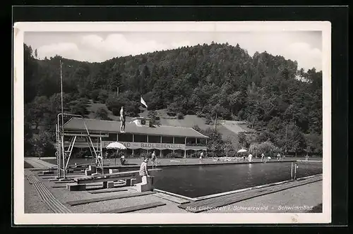 AK Bad Liebenzell i. Schwarzwald, Schwimmbad mit Badegästen