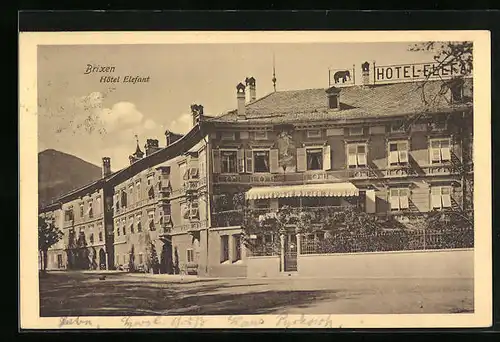 AK Brixen, Hôtel Elefant mit Strassenpartie