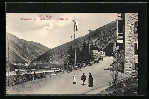 AK St. Gertraud, Terrasse des Suldenhotels mit Blick auf den Ort