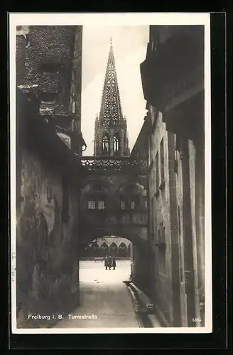 AK Freiburg i. B., Turmstrasse mit Blick zur Strasse