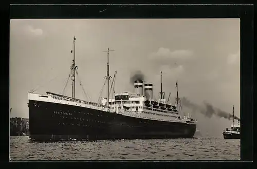 AK Passagierschiff Hamburg der H.-A.-Linie bei der Hafeneinfahrt