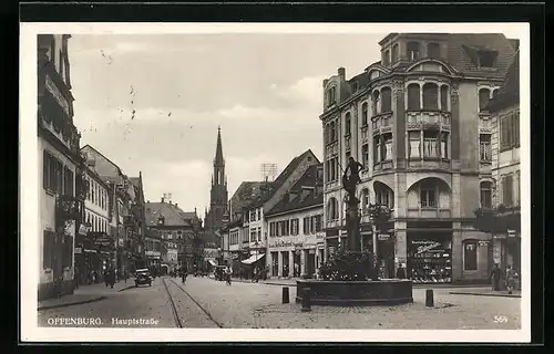 AK Offenburg, Statue an der Hauptstrasse