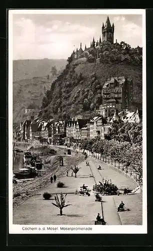 AK Cochem a. d. Mosel, Moselpromenade mit Blick zum Schloss