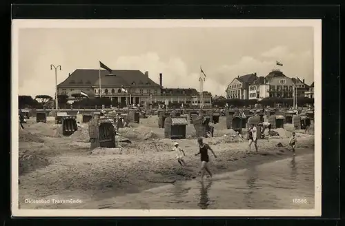 AK Travemünde, Strand mit Besuchern