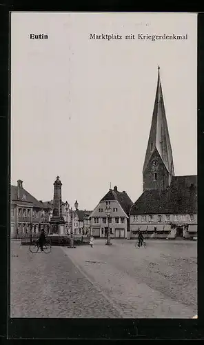 AK Eutin, Marktplatz mit Kriegerdenkmal