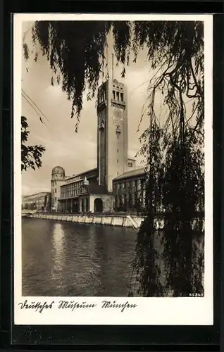 AK München, Blick zum Deutschen Museum