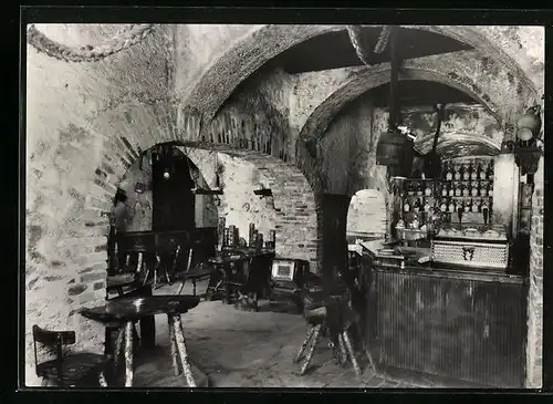 AK Brixen, Hotel Goldenes Kreuz, Taverne im Rosstall, Innenansicht