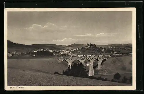 AK Daun /Eifel, Teilansicht mit Viadukt