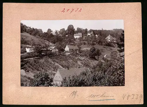 Fotografie Brück & Sohn Meissen, Ansicht Oberkipsdorf i. Erzg., Blick auf den Ort mit Haus Gustav Helfer