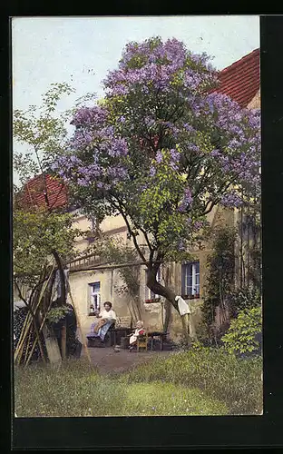 Künstler-AK Photochromie Nr. 4907: Frau mit Kind sitzt vor dem Haus