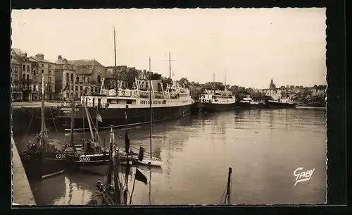 AK Dieppe, L`Arromanches et le Brighton au Port