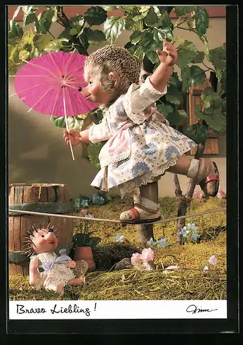 AK Meckis Tochter balanciert auf einem Seil im Garten