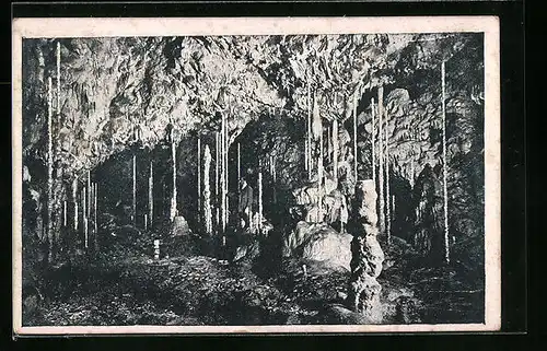 AK Macocha, Tropfsteinhöhlen