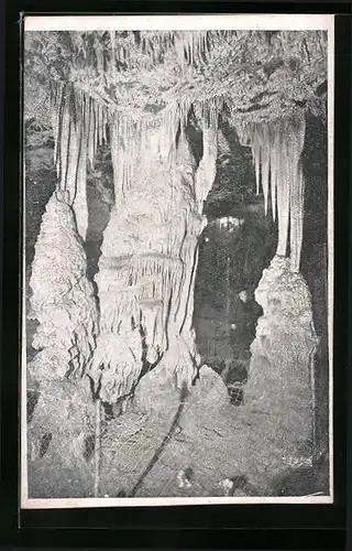 AK Grosse Tropfsteinformen in der Höhle