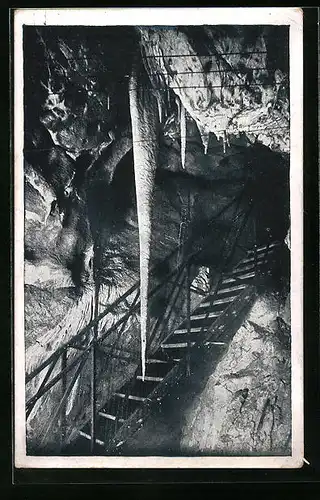 AK Macocha, Tropfsteinhöhlen