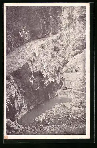 AK Macocha, Blick in die Höhle