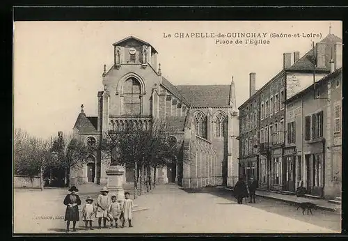 AK La Chapelle-de-Guinchay, Place de l`Eglise
