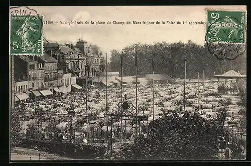 AK Autun, Vue générale de la place du Champ de Mars le jour de la Foire du 1er septembre