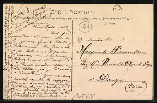 AK Autun, Vue générale de la place du Champ de Mars le jour de la Foire du 1er septembre