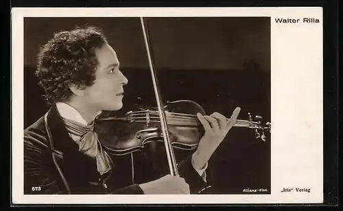 AK Schauspieler Walter Rilla spielt Geige