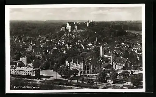 AK Heidenheim a. d. Brenz, Ortsansicht mit Bahnhof und Schloss