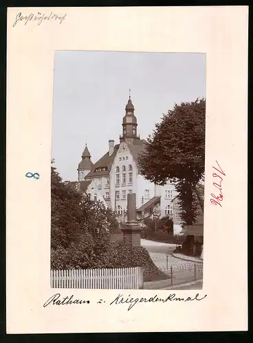 Fotografie Brück & Sohn Meissen, Ansicht Grossröhrsdorf, Rathaus & Kriegerdenkmal