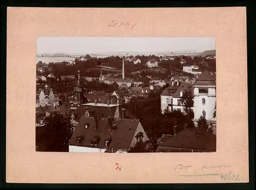 Fotografie Brück & Sohn Meissen, Ansicht Mittweida i. Sa., Blick in die Stadt mit Kirche und Fabrik