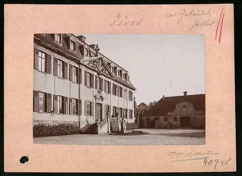 Fotografie Brück & Sohn Meissen, Ansicht Seusslitz a. Elbe, Partie am Schloss mit Wirtschaftsgebäude