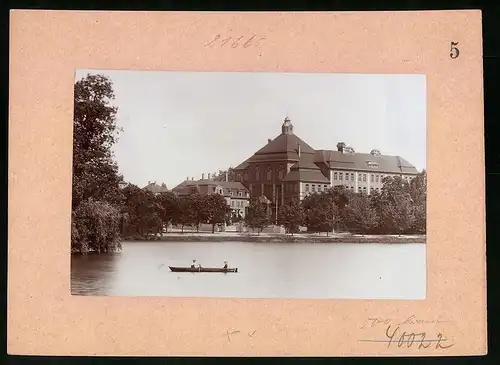 Fotografie Brück & Sohn Meissen, Ansicht Borna, Blick über den Teich auf das Realgymnasium