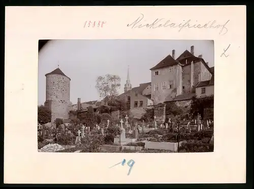 Fotografie Brück & Sohn Meissen, Ansicht Bautzen, Grabstätten auf dem Nikolaifriedhof