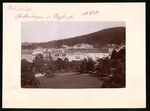 Fotografie Brück & Sohn Meissen, Ansicht Marienbad, Blick von denParkanlagen auf die Stephanstrasse, Hotel Klinger
