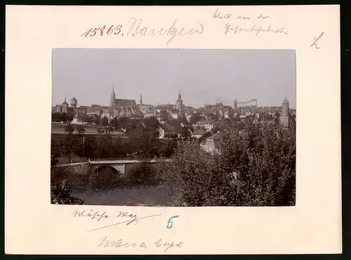 Fotografie Brück & Sohn Meissen, Ansicht Bautzen, Blick auf die Stadt von der Eisenbahnbrücke aus gesehen