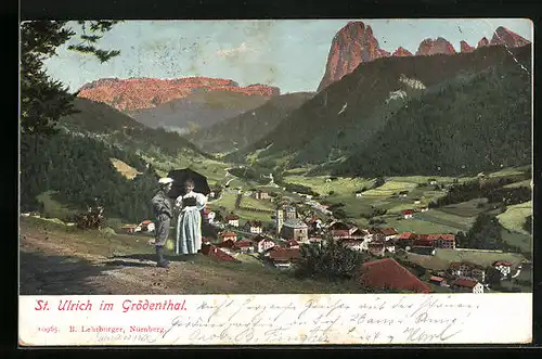 AK St. Ulrich im Grödenthal, Totalansicht mit Kinderpaar