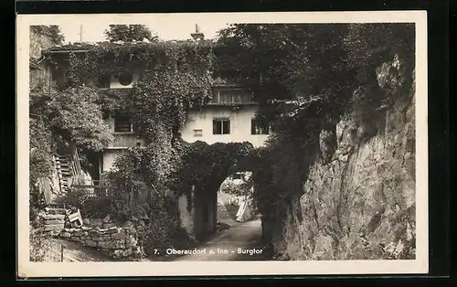 AK Oberaudorf a. Inn, Strassenpartie am Burgtor