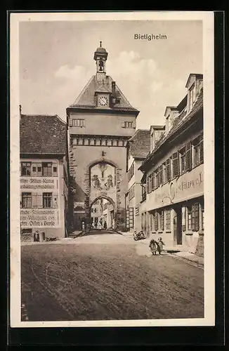 AK Bietigheim, Ortsansicht mit Stadttor