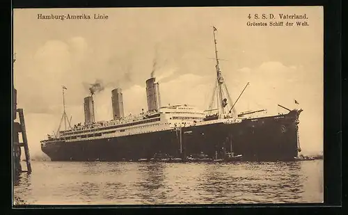 AK Passagierschiff Vaterland der H.-A.-Linie bei der Hafeneinfahrt