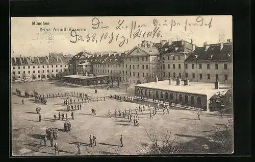 AK München, Prinz Arnulf-Kaserne mit Exerzierplatz