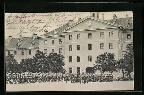 AK München, Prinz Arnulf-Kaserne mit marschierenden Soldaten