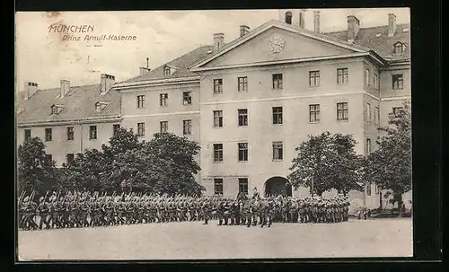 AK München, Prinz Arnulf-Kaserne mit marschierenden Soldaten