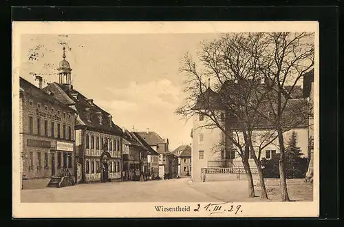 AK Wiesentheid, Strassenpartie mit Turmhäusern