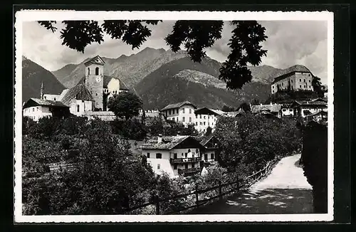 AK Schenna bei Meran, Das Dorf mit dem Schloss