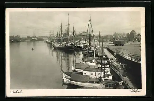 AK Lübeck, Segelschiffe im Hafen