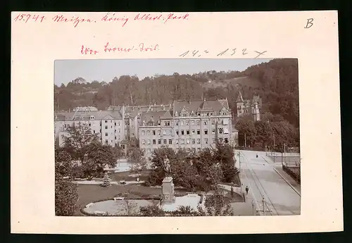 Fotografie Brück & Sohn Meissen, Ansicht Meissen i. Sa., Strasse am Albert-Park mit König-Albert-Denkmal