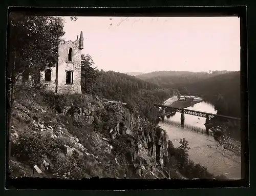 Fotografie Brück & Sohn Meissen, Ansicht Mittweida, Blick von der Ruine auf die Eisenbahnbrücke im Zschopautal